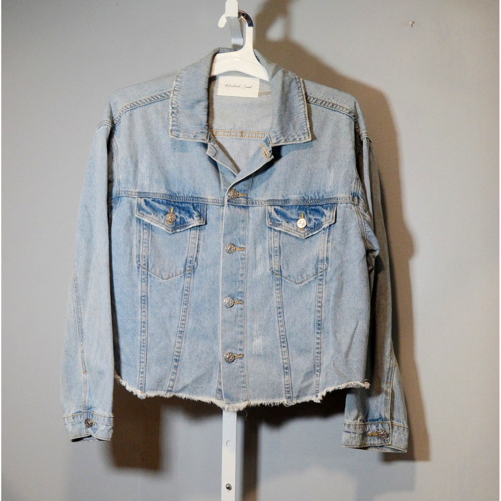 Mustard Seed Size M Light Wash Lightly Distressed Jean Jacket Raw Hem Buttons